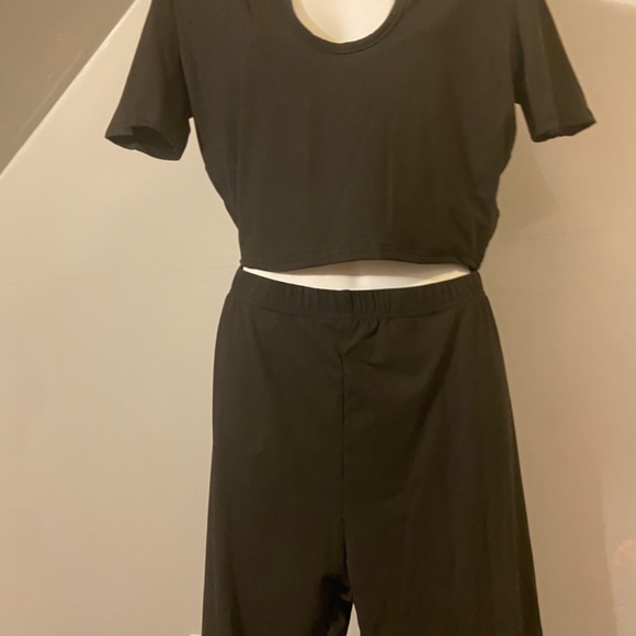 Women’s 2piece Black stretch Outfit Set - Picture 3 of 7